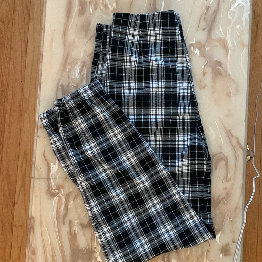 Women’s plaid pants from Garage size M. Brand new with tag.